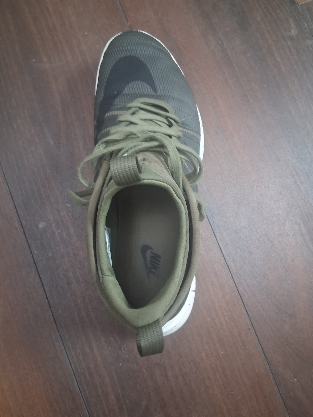 Nike Men's Olive Green and Black Lightweight Sneakers - Picture 5 of 5